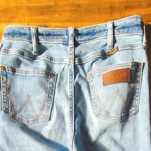 EUC Wrangler jeans
